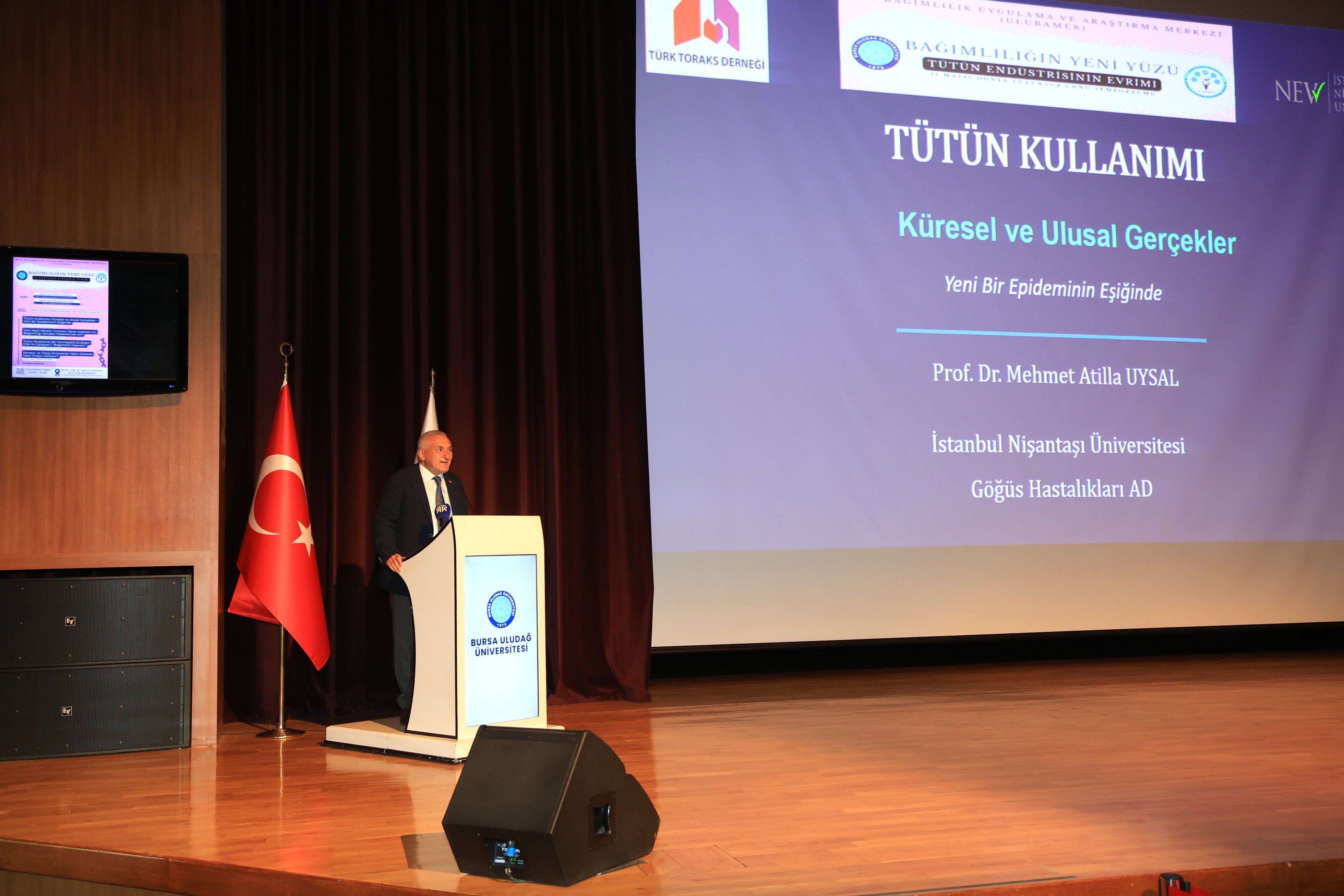 Tütün endüstrisinin evrimi ve tehlikeleri masaya yatırıldı